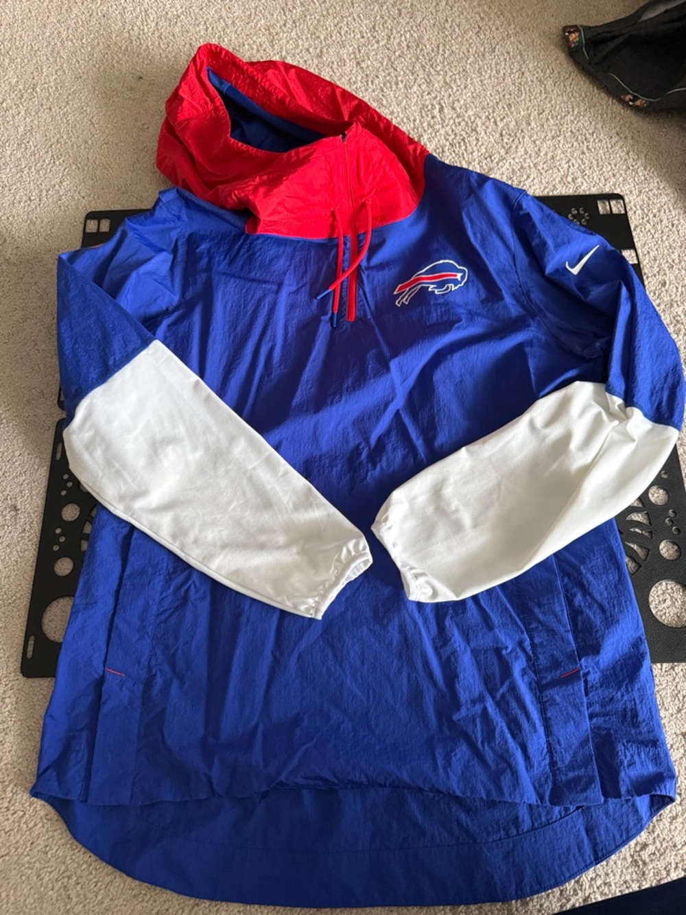 Nike Buffalo Bulls (L) Pullover Windbreaker Hoodie
